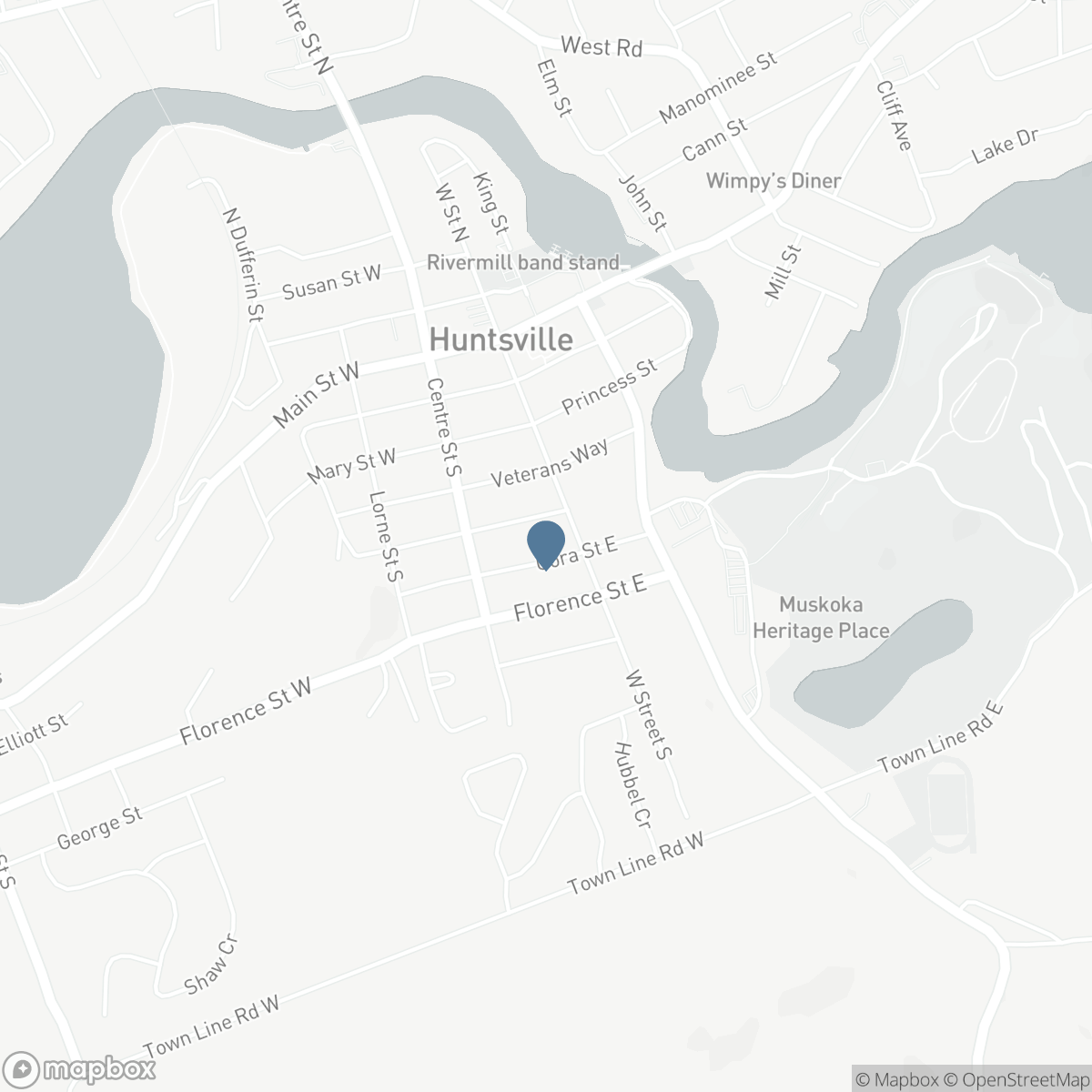 16 CORA STREET E, Huntsville, Ontario P1H 1P6